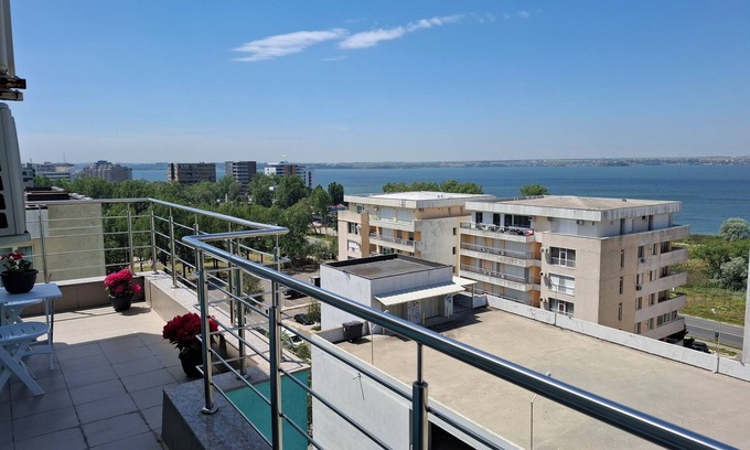 Constanta Apartment | Apartment 2 rooms, nearby the Sea and Beach, splendid view, WiFi, AC, TV.