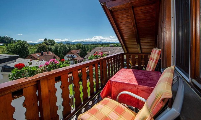 Oberreitnau Apartment | Apartment '2' with Mountain View, Shared Garden and Wi-Fi