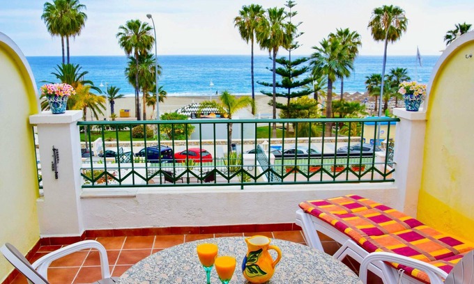 Nerja Apartment | Apartment 2E front row, Air Condition, WLAN, Balcony sea view, Playa Burriana