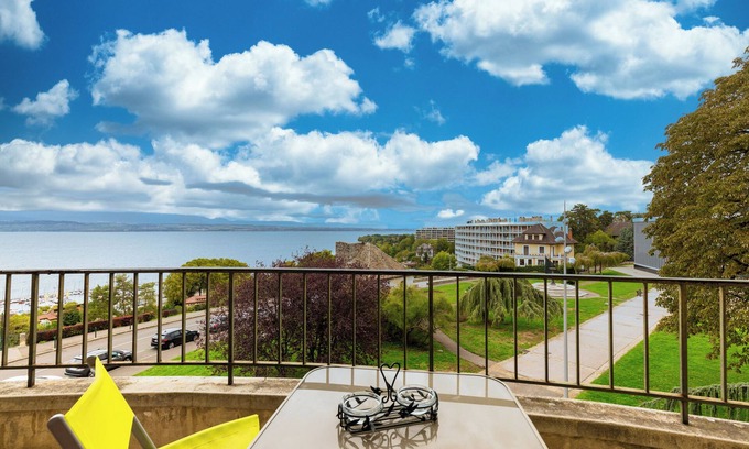 Thonon-les-Bains Apartment | Apartment '2p au Belvédère' with Lake view and Balcony