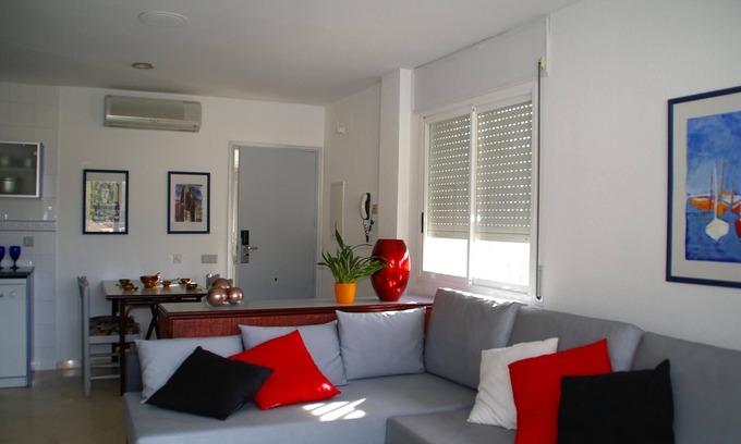 L'Estartit Apartment | APARTMENT (3 ADULTS + 2 CHILDREN) POOL VIEW