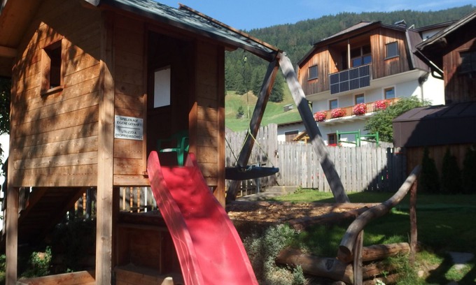 Valle San Silvestro Apartment | Apartment '3' with Mountain View, Shared Garden and Wi-Fi