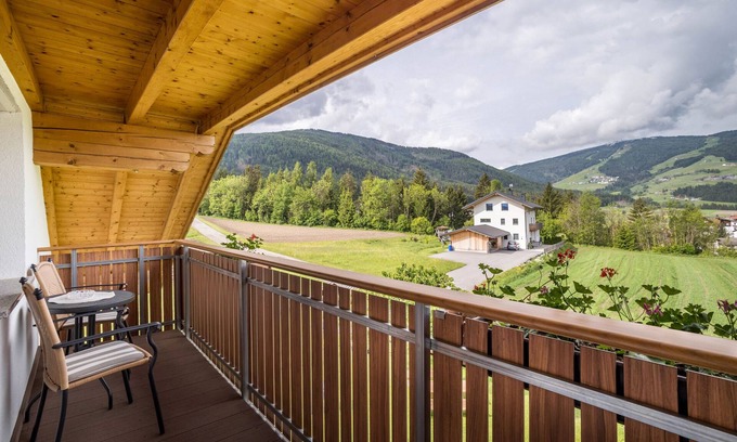 Valdaora di Sopra Apartment | Apartment '4' with Mountain View, Shared Garden and Wi-Fi