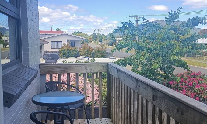 Taupo Apartment | Apartment - 5 minute walk to Taupo town centre