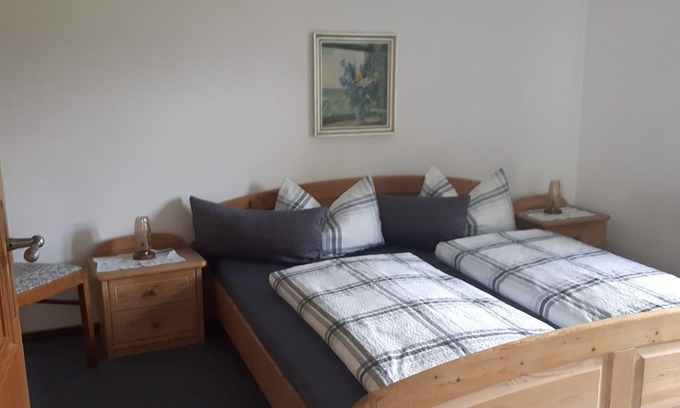 Weissbach Apartment | Apartment 5 with balcony and garden view, 40 sqm, 1 bedroom