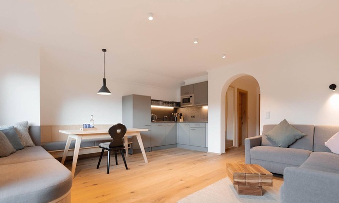 Riezlern Apartment | Apartment 6 with 1 bedroom and south-facing balcony - Strasser guest house