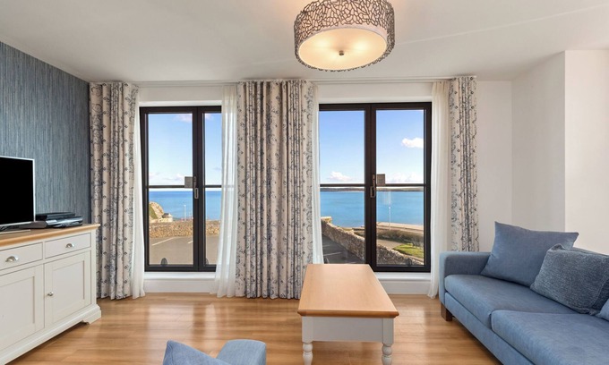 Tenby Apartment | Apartment 8 Waterstone House - Luxury Sea Views