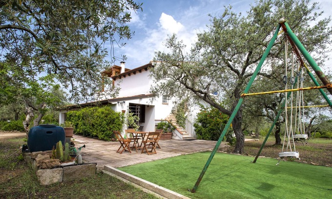 Alghero Apartment | Apartment 'ALBACHIARA' with Private Terrace, Private Garden and Wi-Fi