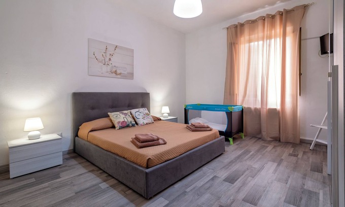 La Pietraia Apartment | Apartment 'Alcivico26' with Balcony, Wi-Fi and Air Conditioning
