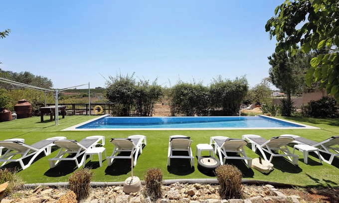 Silves Apartment | Apartment "Algarve Family Friendly Cottage" with Shared Pool & Wi-Fi