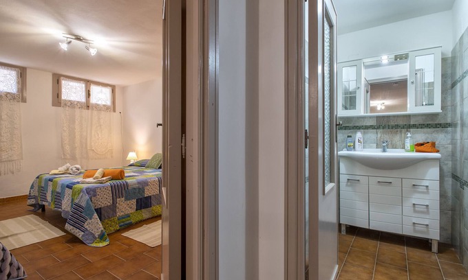Alghero Apartment | Apartment 'Alghero Guest House' with Shared Pool, Shared Terrace and Wi-Fi