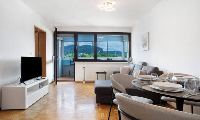 Bregenz Apartment | Apartment 'Am Bodensee' with Mountain View, Shared Garden and Wi-Fi