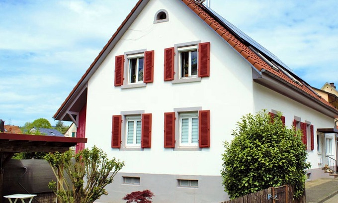 Loerrach Apartment | Apartment 'Am Bühl' with Balcony and Wi-Fi