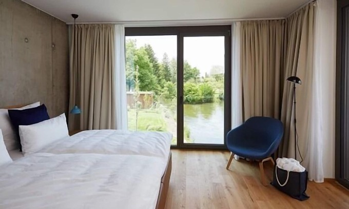 Singen Apartment | Apartment am Ufer, 37qm, 1 Schlafzimmer, 1 Wohn-/Schlafzimmer, Loggia, max. 3 Personen