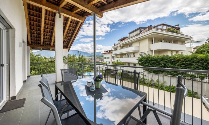 St. Michael/San Michele Apartment | Apartment 'Angerblick' with Mountain View, Private Terrace and Wi-Fi - Vacation on the farm