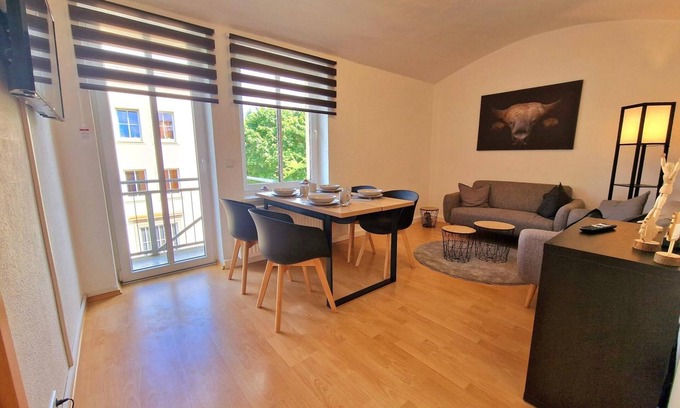 Chemnitz Apartment | Apartment "Anne", spacious flat in the heart of Chemnitz, parking space possible