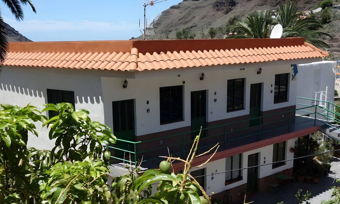 Valle Gran Rey Apartment | Apartment 'Apartamento Nayara C' with Sea View, Shared Terrace and Wi-Fi