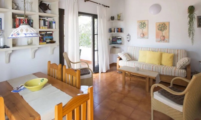 Son Xoriguer Apartment | Apartment 'Apartamento 1 Dormitorio II' with Private Terrace and Shared Garden