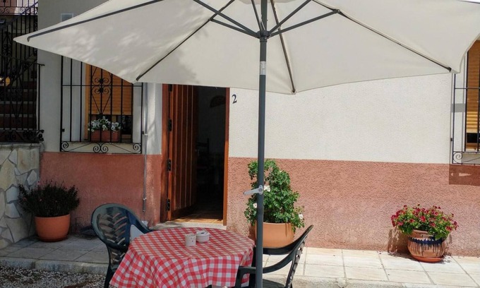 Velez Rubio Apartment | Apartment 'Apartamento Mahimon' with Mountain View, Wi-Fi and Air Conditioning