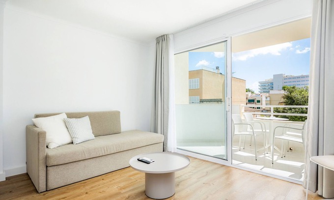 Canyamel Apartment | Apartment 'Apartament Massanet 1c' with Balcony, Wi-Fi and Air Conditioning