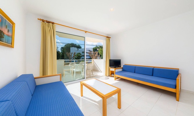 Canyamel Apartment | Apartment 'Apartament Massanet Bc' with Balcony, Wi-Fi and Air Conditioning