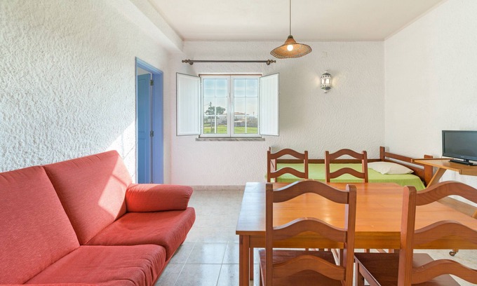 Porto Covo Apartment | Apartment 'Apartamento G' with Sea View, Shared Pool and Wi-Fi