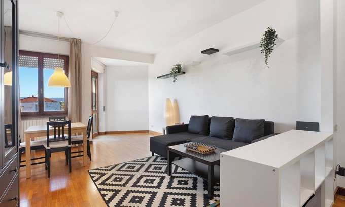 Marina di Carrara Apartment | Apartment 'Appartamento Mare Marina Di Carrara' with Sea View, Private Terrace and Wi-Fi