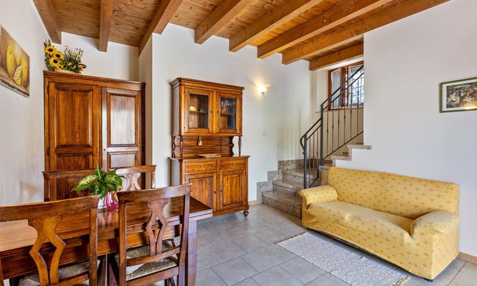 Montioni Apartment | Apartment 'Appartamento Bilocale' with Shared Terrace, Shared Garden and Wi-Fi