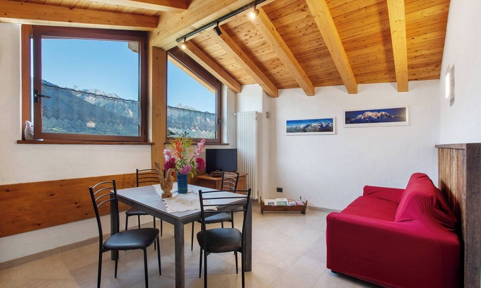 Sarre Apartment | Apartment 'Appartamento 1' with Mountain View and Wi-Fi