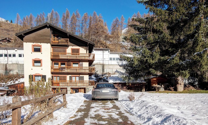 Cogne Apartment | Apartment 'Appartamento Grivola Cogne' with Mountain View and Private Garden