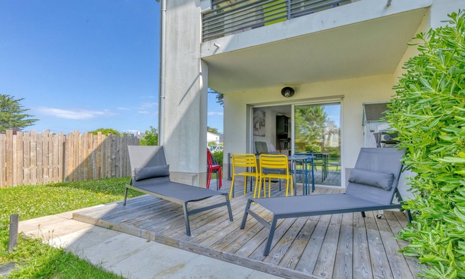 Le Croisic Apartment | Apartment 'Appartement Croisic' with Private Terrace, Private Garden and Wi-Fi