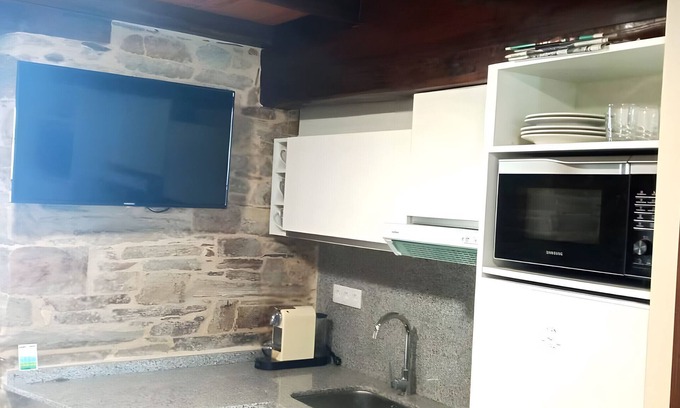 Fonsagrada Apartment | Apartment 'Arriba' with Shared Terrace, Balcony and Wi-Fi