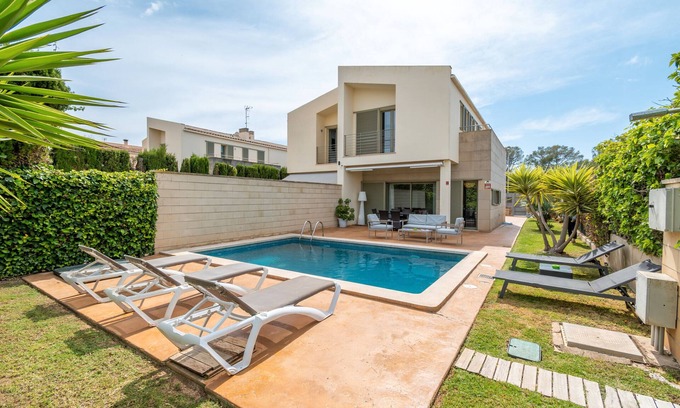 Puig de Ros Villa | Apartment 'Astur - Moderno Chalet Con Piscina' with Private Pool and Air Conditioning