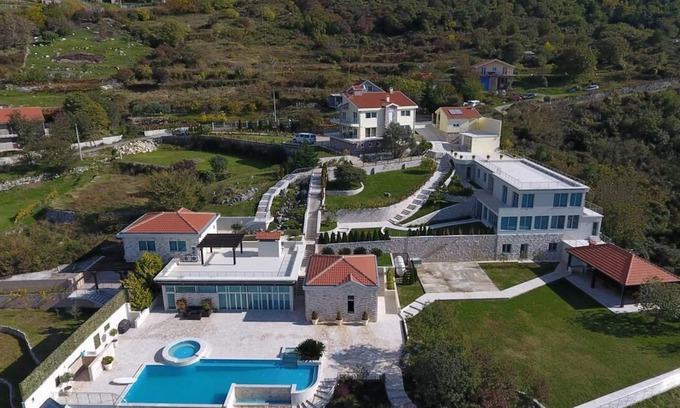 Mirac Apartment | Apartment at Eagle Eye Villa & Resort