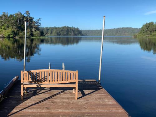 Langlois Apartment | Apartment at Floras Lake Getaway