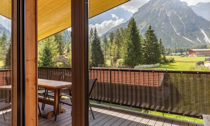 Obernberg am Brenner Apartment | Apartment 'Gamsberg' with Mountain View, Balcony and Wi-Fi