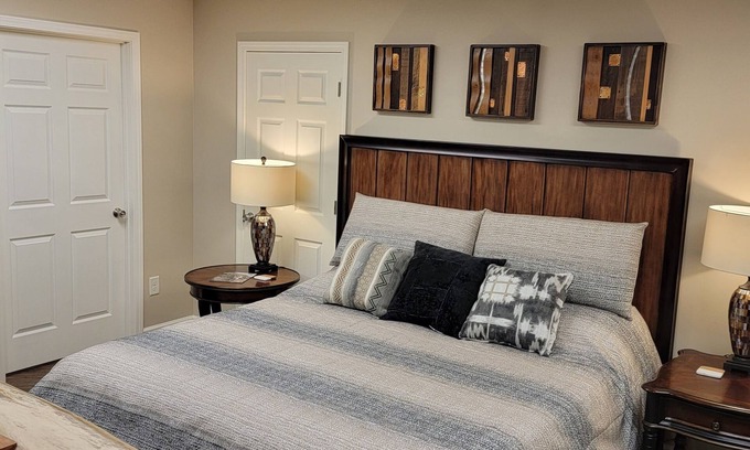 Lenoir Apartment | Apartment at the base of the Blue Ridge Mountains