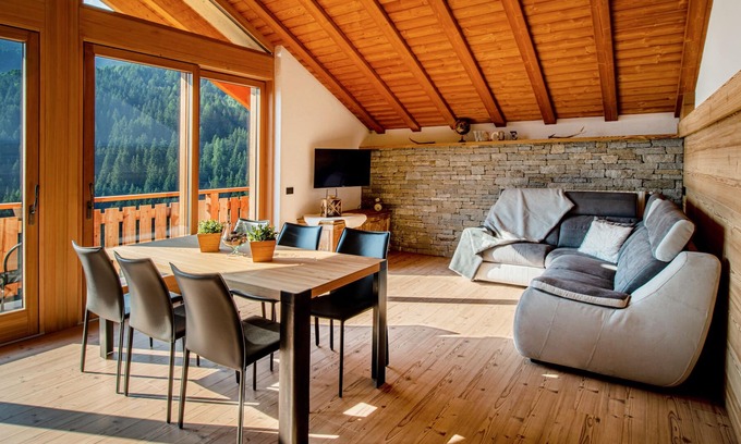 Valdidentro Apartment | Apartment 'Attico Pradella Apartments' with Mountain View, Shared Terrace and Wi-Fi