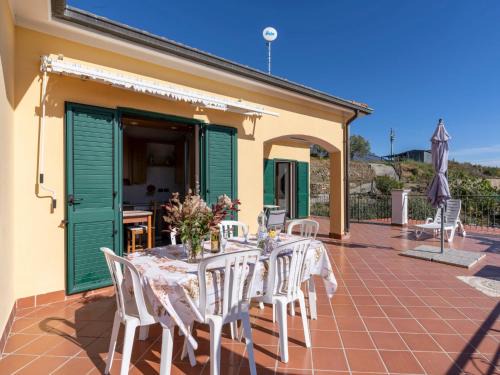Costarainera Apartment | Apartment Aurora by Interhome