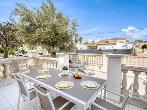 Empuriabrava Apartment | Apartment Bahia 58 by Interhome