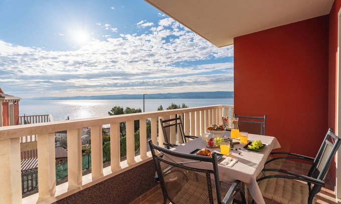 Duce Apartment | Apartment Bakota with panoramic sea view, only 200m from the sea