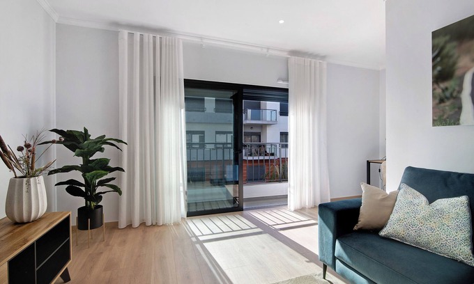 Tavira Apartment | Apartment 'Beira Mar - 1º Esquerdo' with Balcony, Wi-Fi and Air Conditioning