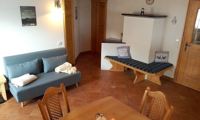 Unterwoessen Apartment | Apartment Bergzeit- 2 Per. 42sqm, 1 bedroom, wood stove, balcony, WLAN