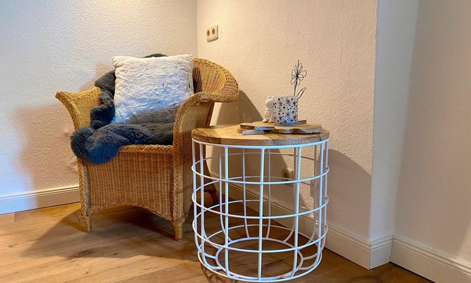 Westerhever Apartment | Apartment 'Bernstein' with Shared Terrace and Shared Garden