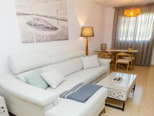 Alcanar Apartment | Apartment block from the sea
