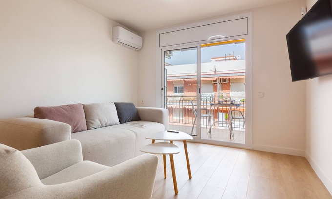 Canet de Mar Apartment | Apartment 'Blue Coast' with Sea View, Wi-Fi and Air Conditioning