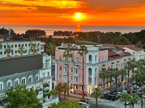 Old Boulevard Apartment | apartment boulevardside