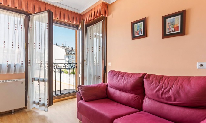 Figueras (Castropol) Apartment | Apartment 'Brisas Carlos I I I' with Balcony and Wi-Fi