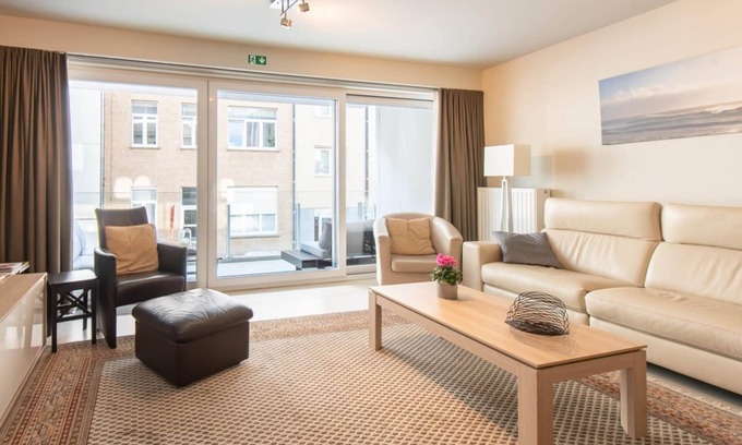 Ostend City Centre Apartment | Apartment by the Beach in Ostend with Terrace