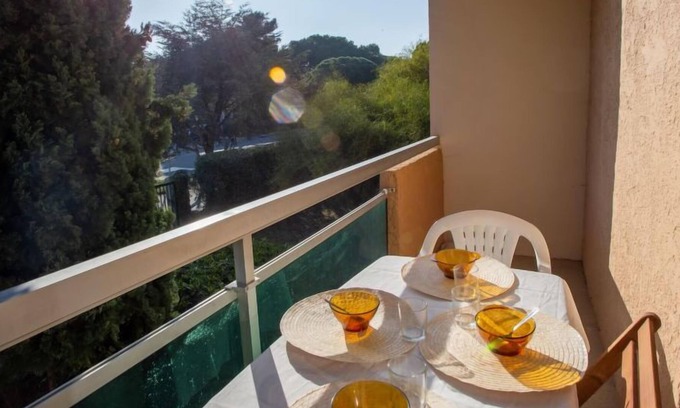 La Faviere Apartment | Apartment Côte d'Azur in Bormes-les-Mimosas - 4 persons, 1 bedrooms